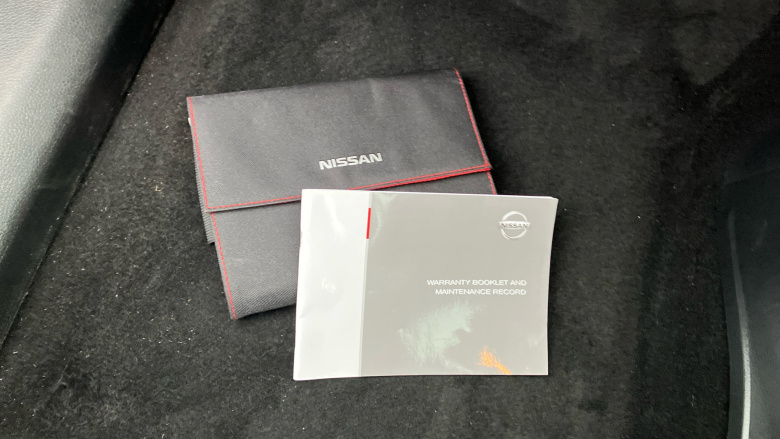 Nissan Qashqai 1.3 DiG-T N-Connecta 5dr [Glass Roof Pack] Petrol Hatchback